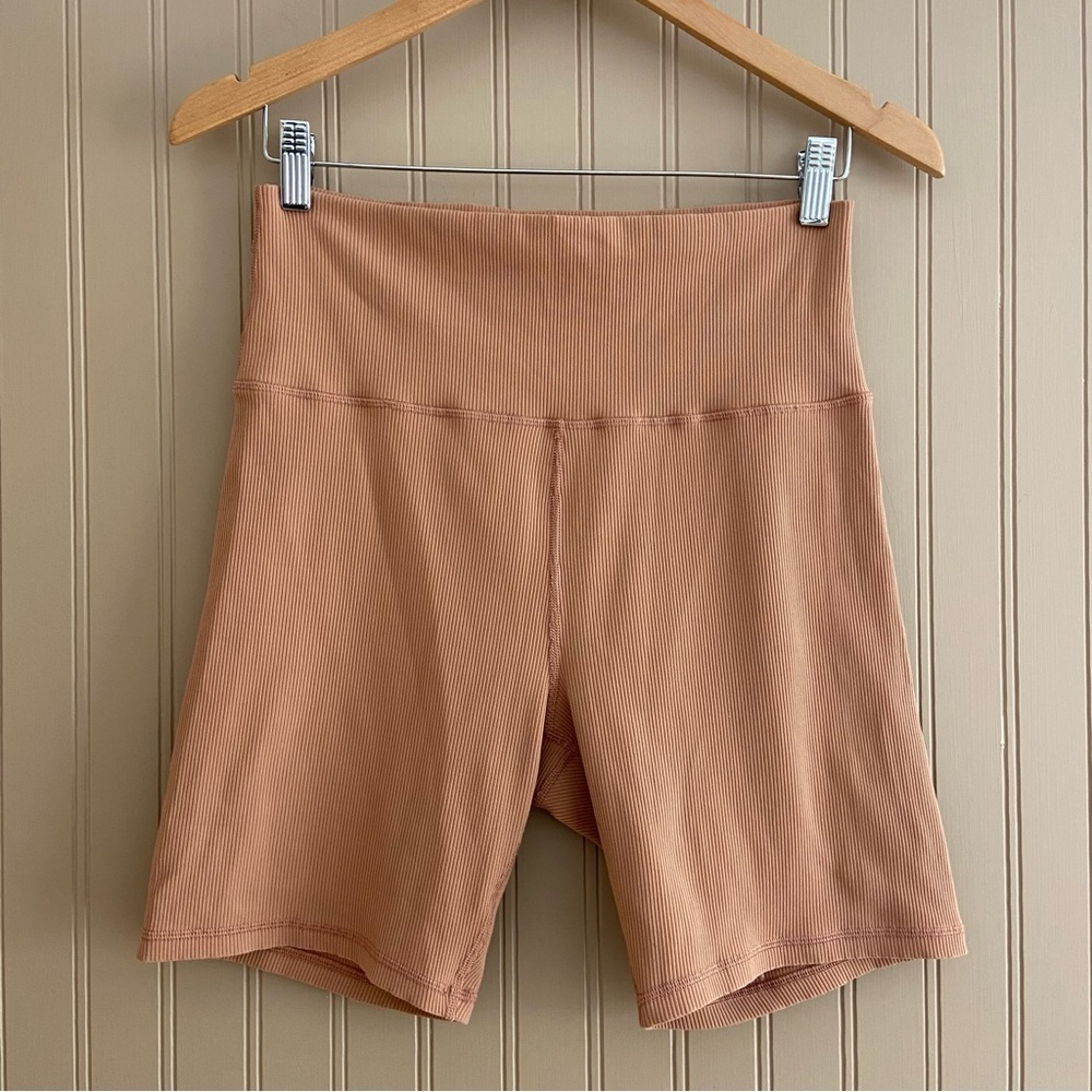 OFFLINE by Aerie Ribbed 7 Inch Bike Short in Tan Women’s Size XL
